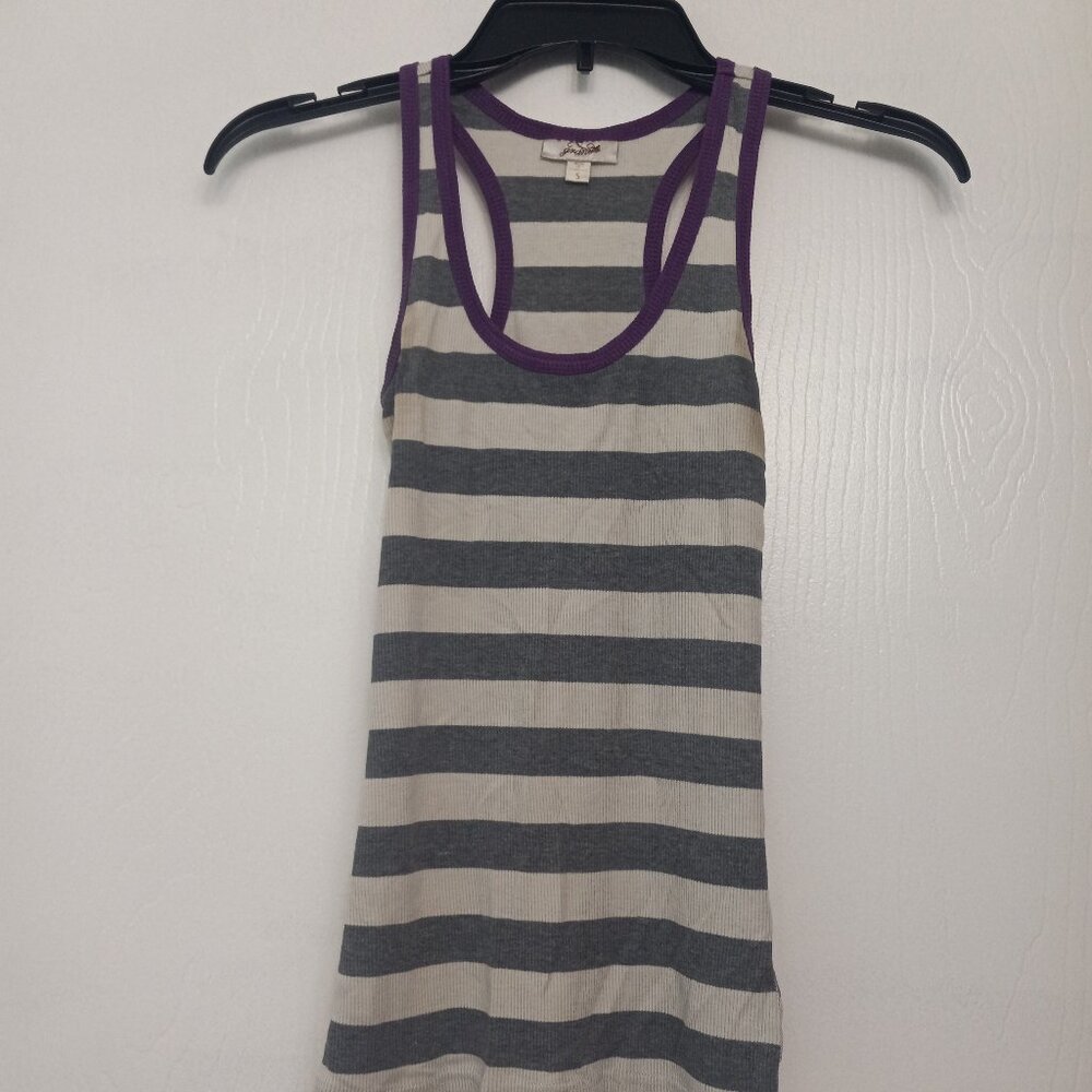 gray and white small tank top
